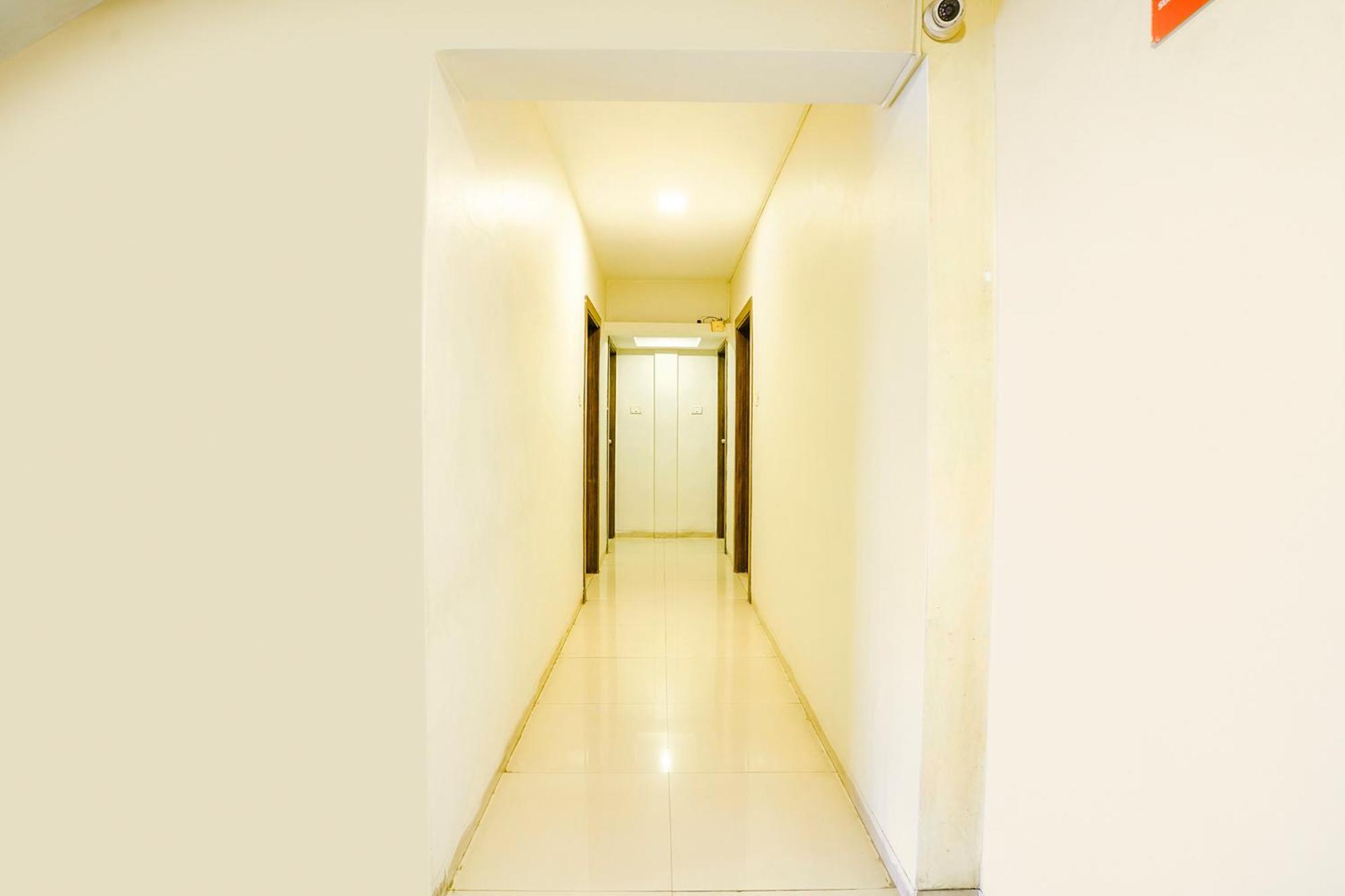 Hotel Fabexpress Kuber - Nr Apmc Vashi, Nová Bombaj Exteriér fotografie